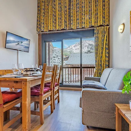 Cozy Duplex With Balcony, Parking & Mountain View *
