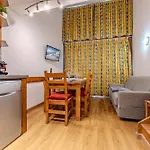 شقة Cozy Duplex With Balcony, Parking & Mountain View - Le Silveralp فال تورُن